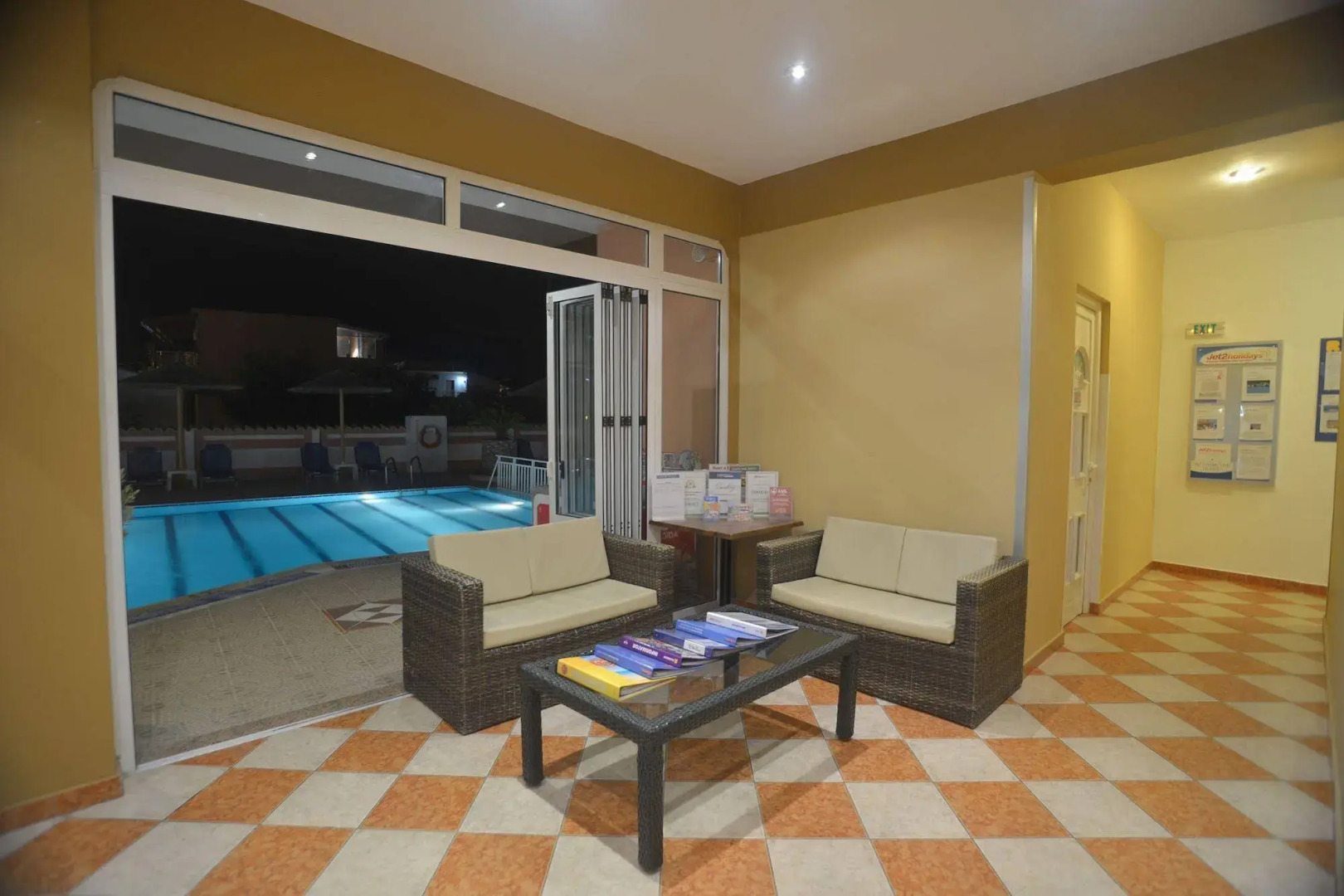 Angelina Hotel & Apartments