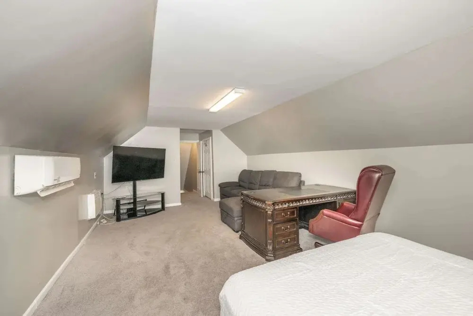 The Bishops Manor Stay for 10!