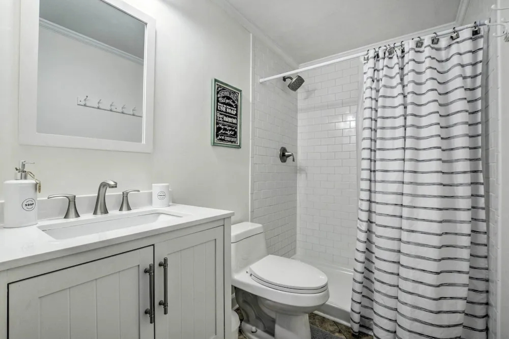 Walk to Dtwn & Breweries: Townhome in Cary!