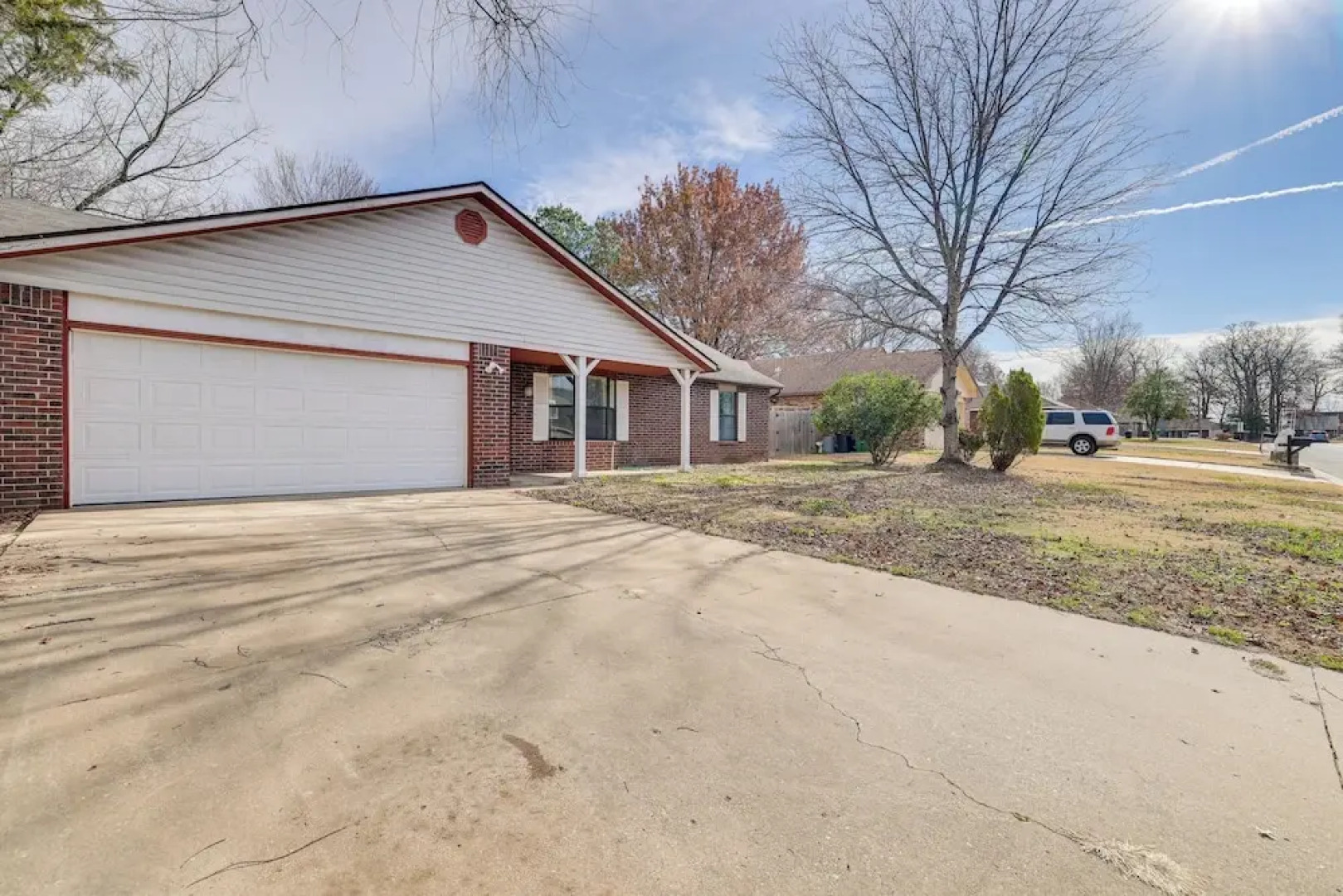 Rogers Vacation Home w/ Yard: 5 Mi to Bentonville