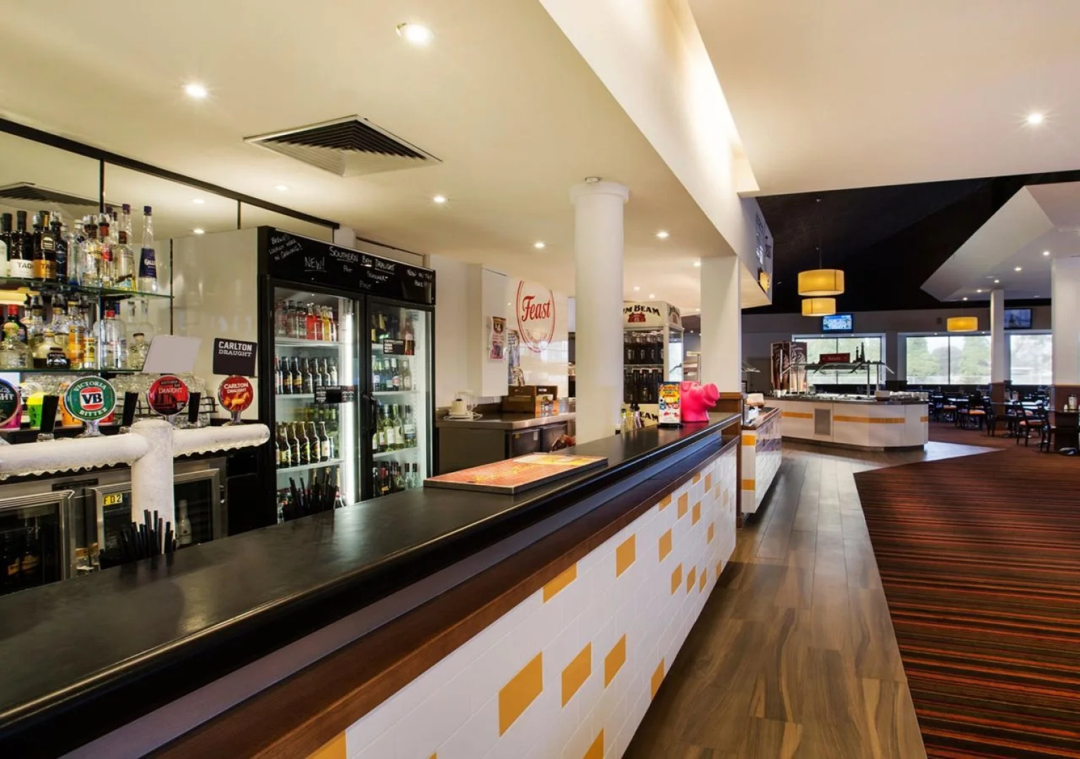 Nightcap at Gateway Hotel