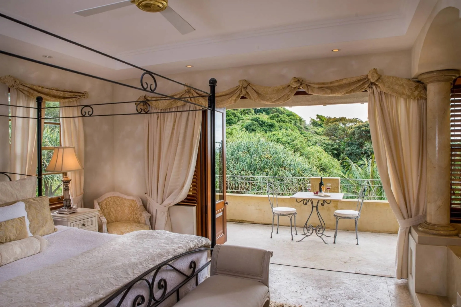 Victoria's at Wategos