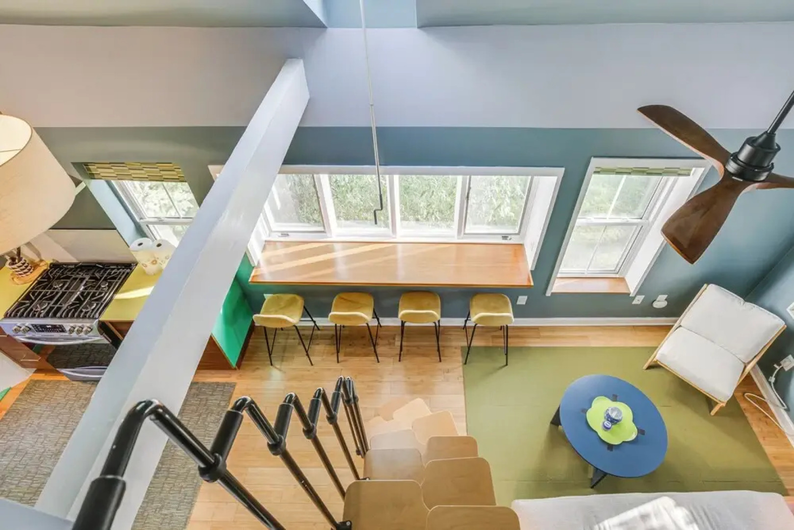 3 Mi to Boothbay Harbor: Coastal Colorful Home!