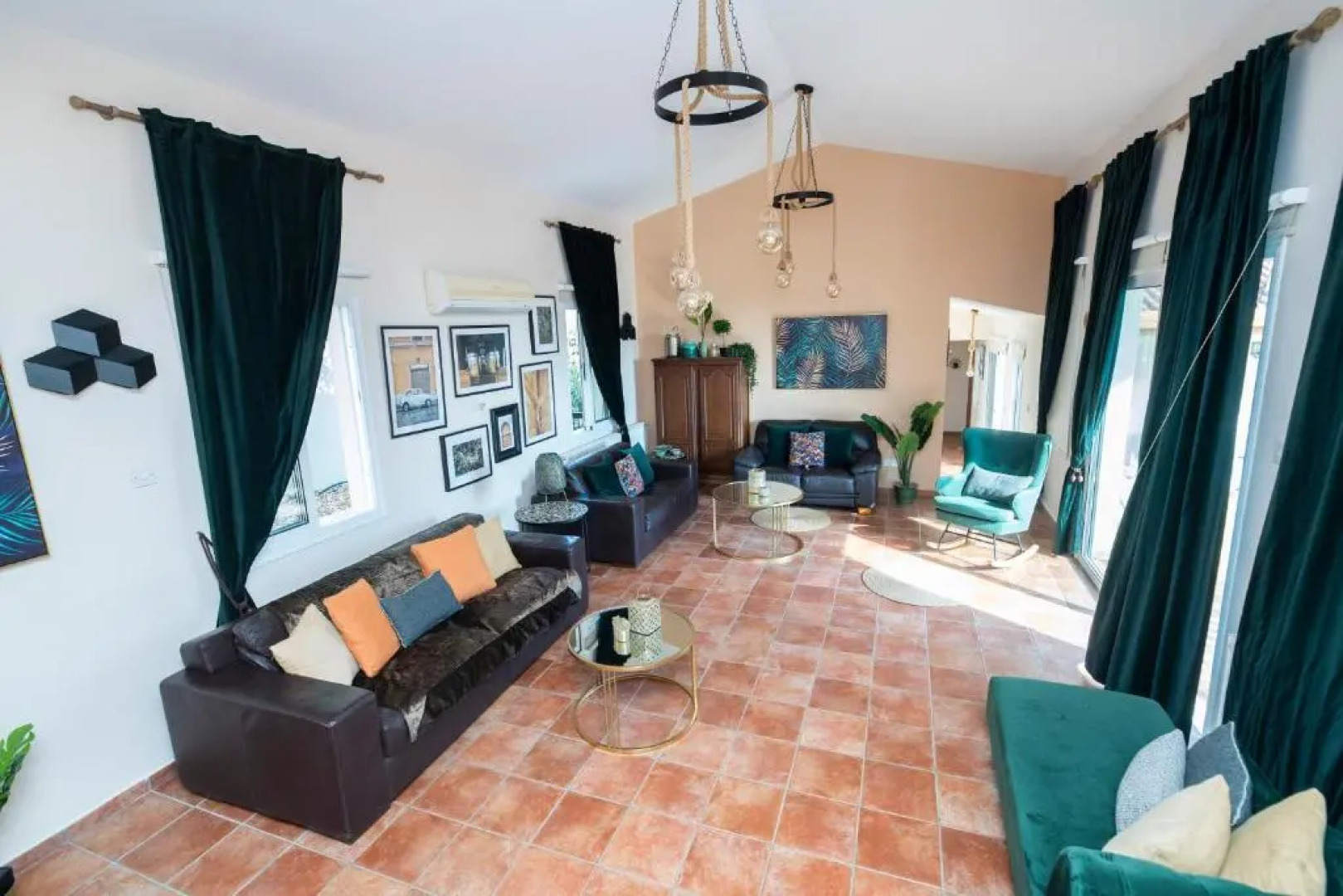 5 bed Villa in Tala, Pool & Panoramic Sea view