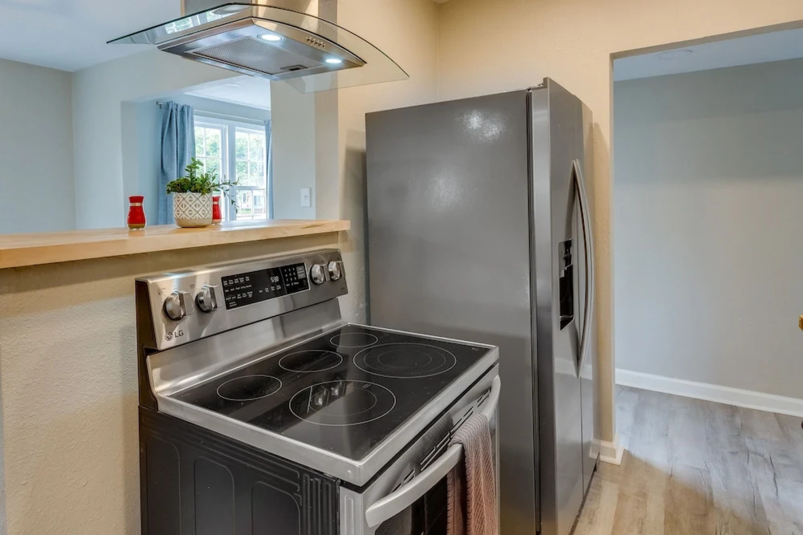 Pet-friendly Pensacola House Rental: 3 Mi to Beach