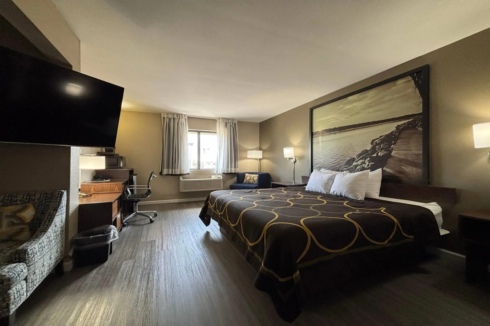 Super 8 by Wyndham Alton