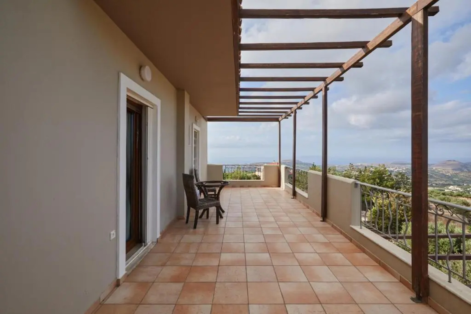 Villa Serapis Aletraki Off grid