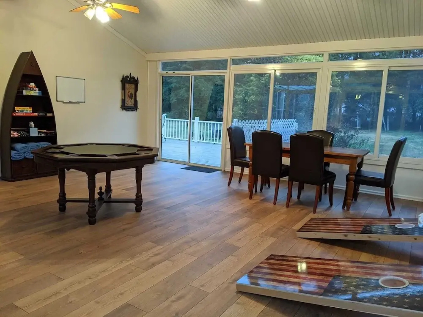 Southern Charm Riverside 4 Bedroom Home by RedAwning