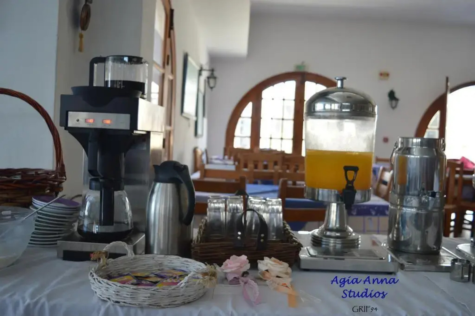 Agia Anna Studios & Apartments