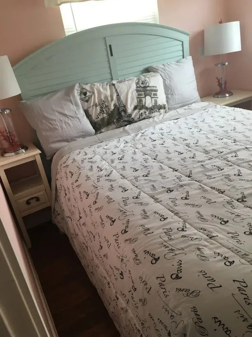 Smuggler's Cove Resort and Marina