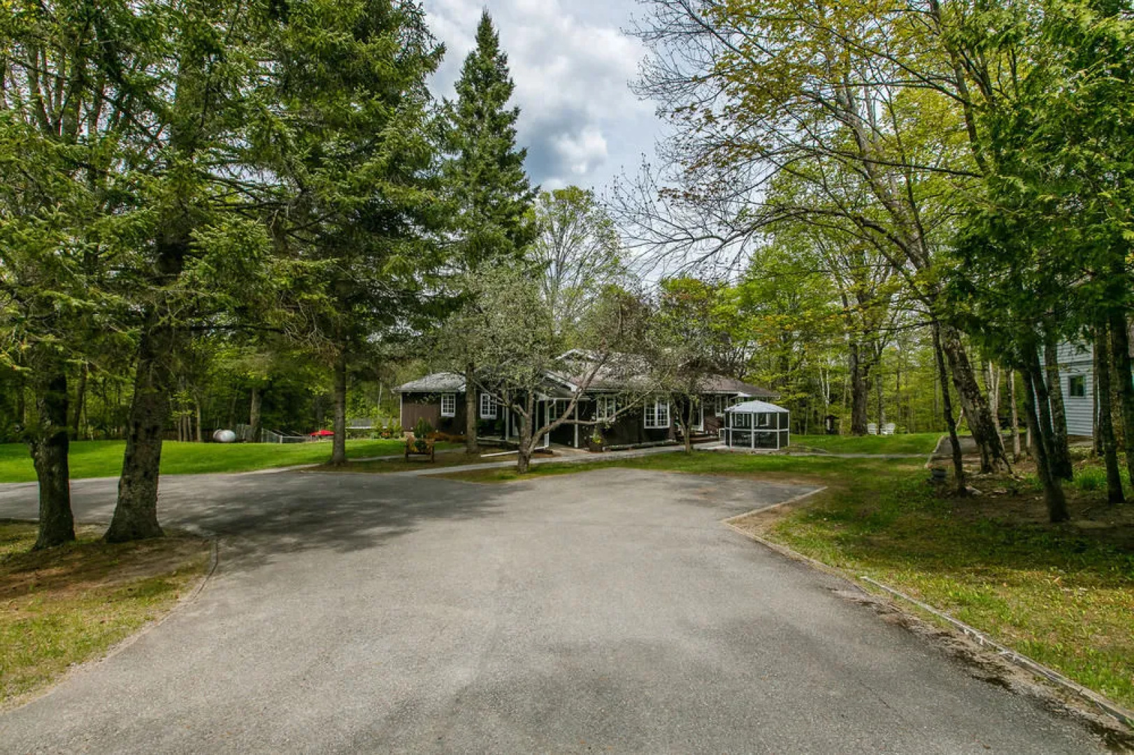 Country Charm Bed and Breakfast