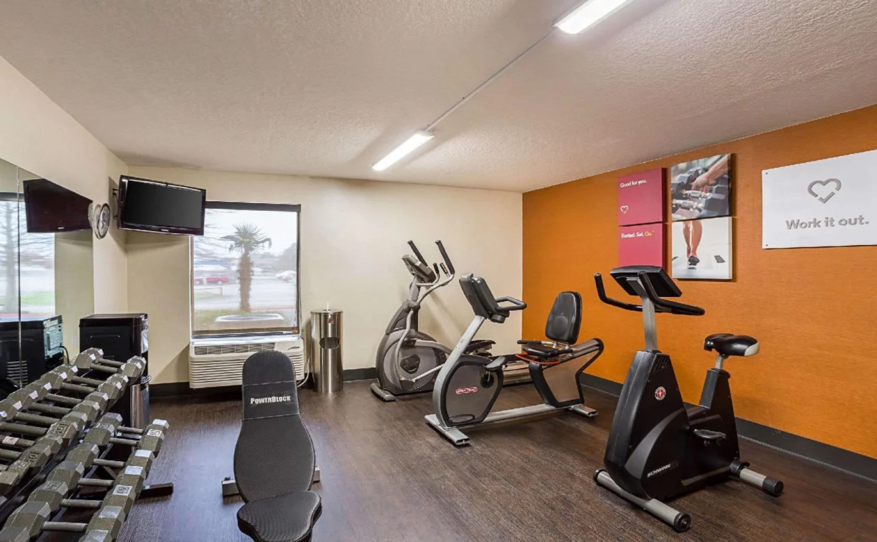 Comfort Suites University