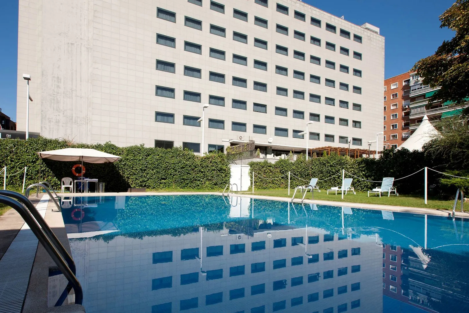 Отель NH Madrid Ventas