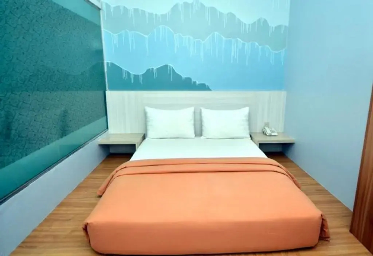 Hip Hope Hotel