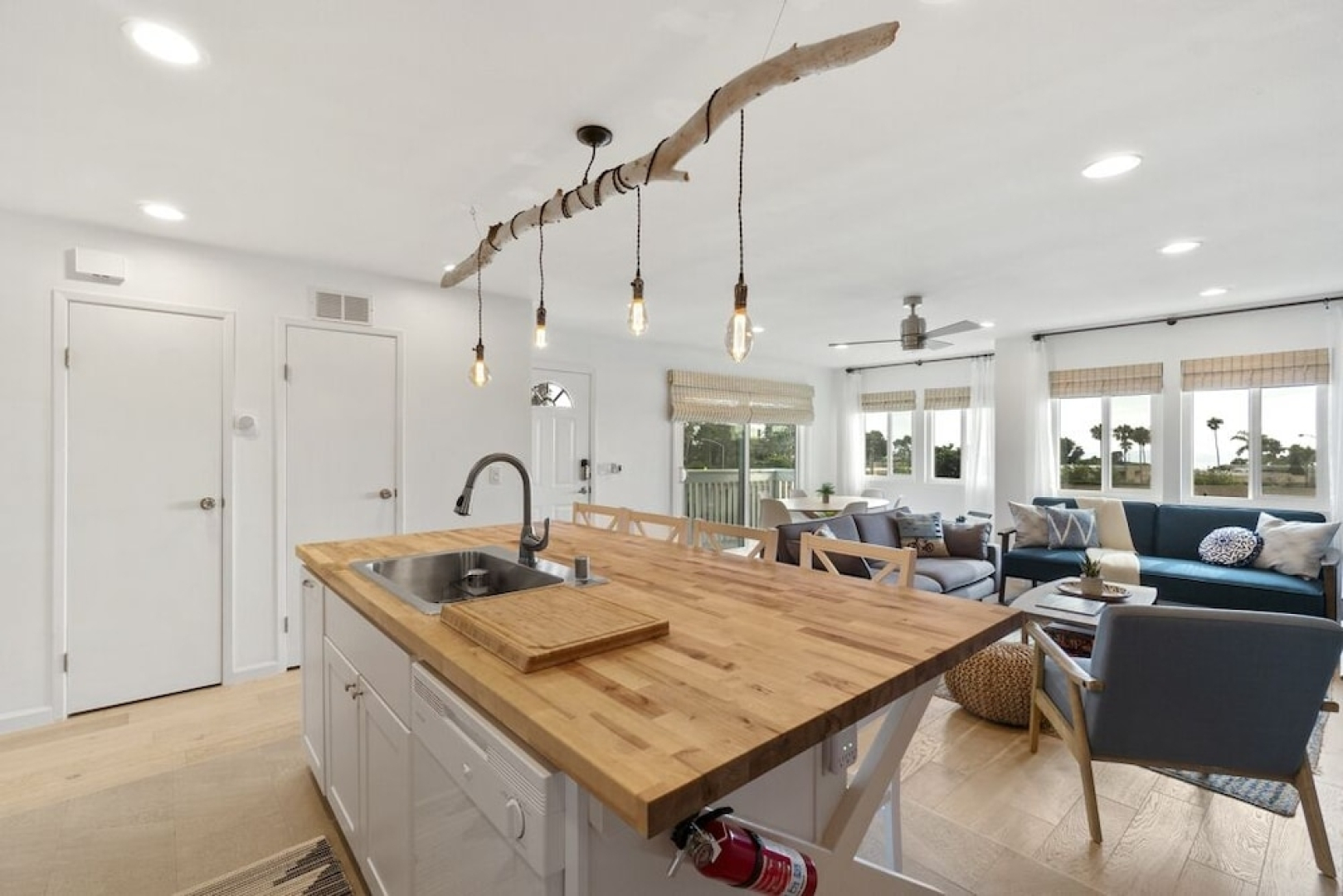 2BR Apartment with distant Ocean View