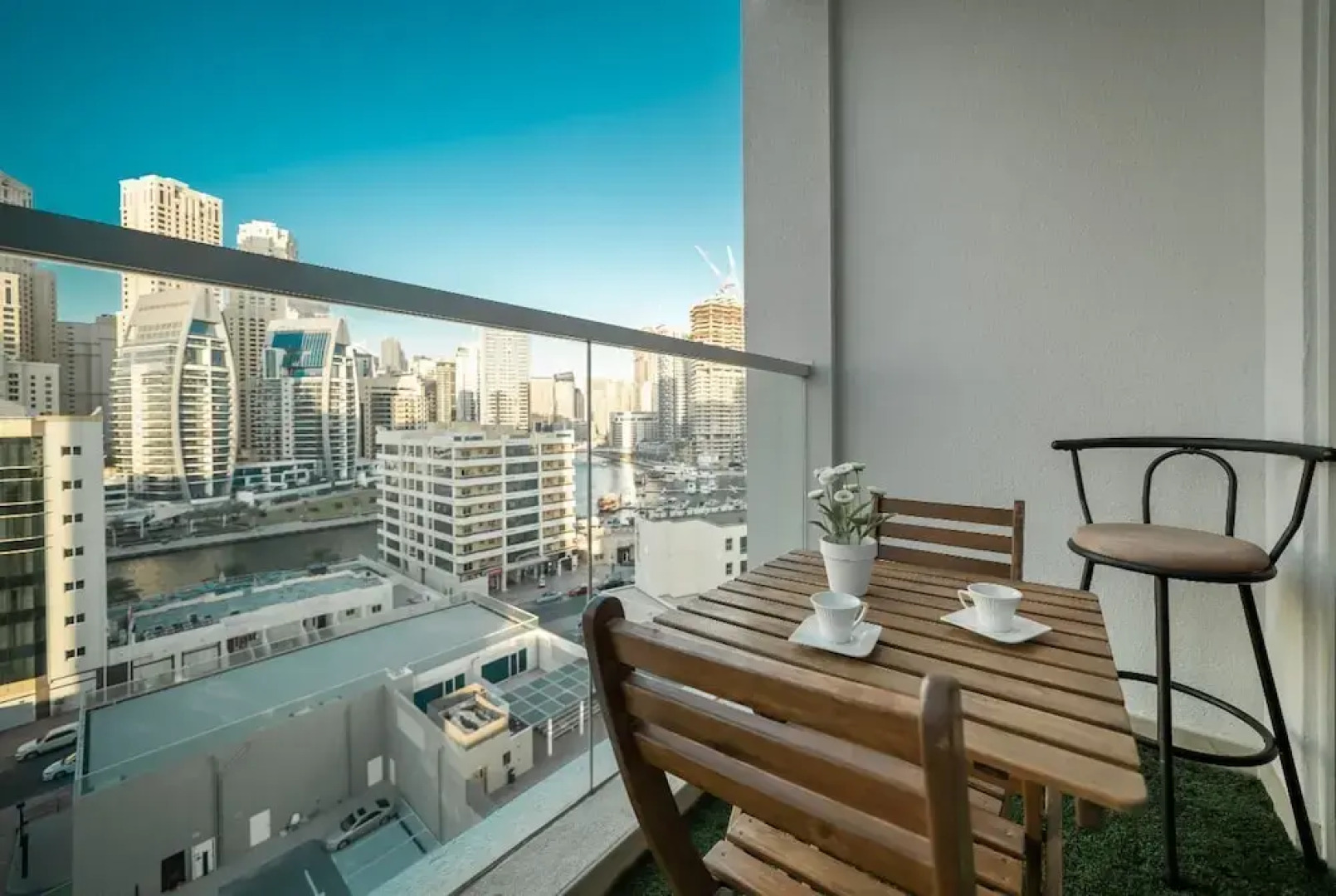 HiGuests - Studio One