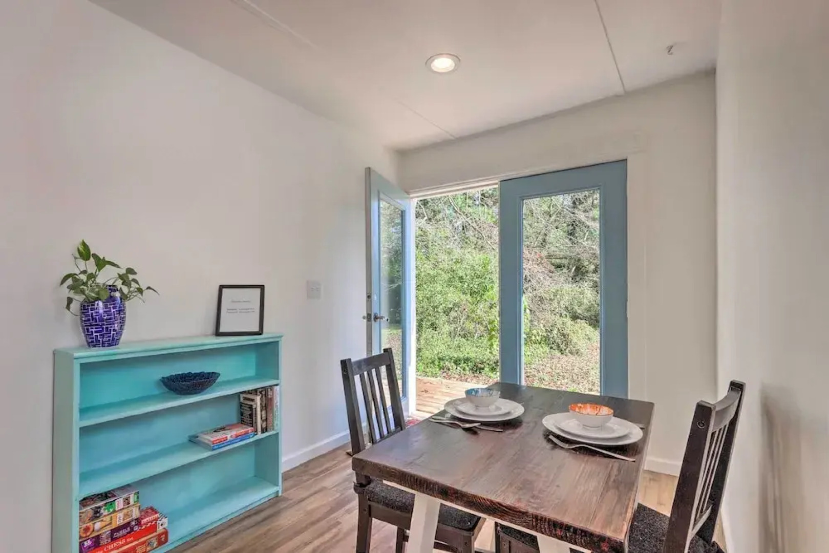 Claires Cottage ~ 4 Mi to Downtown Greenville!