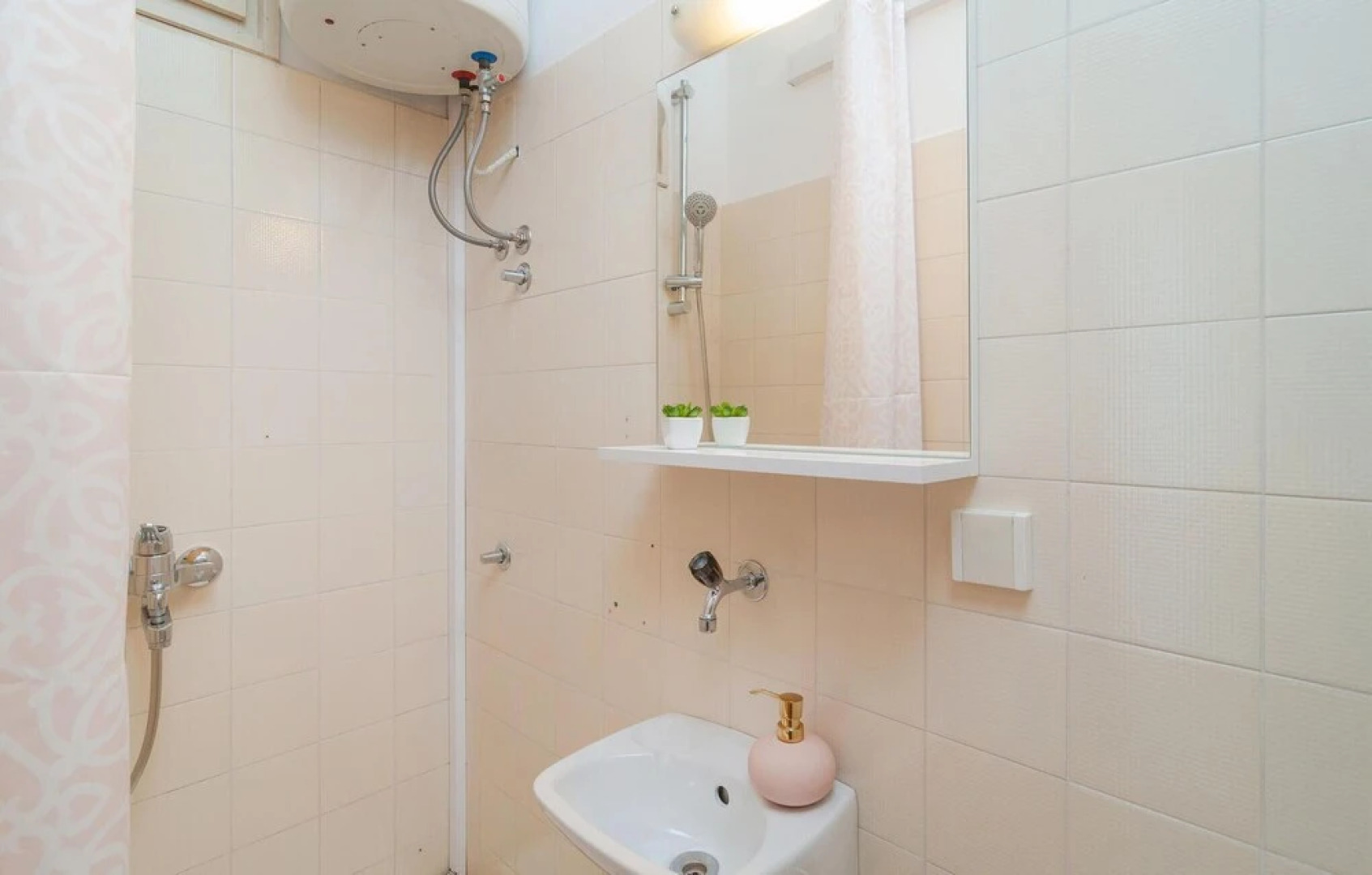 Beautiful Apartment in Krilo Jesenice With 3 Bedrooms