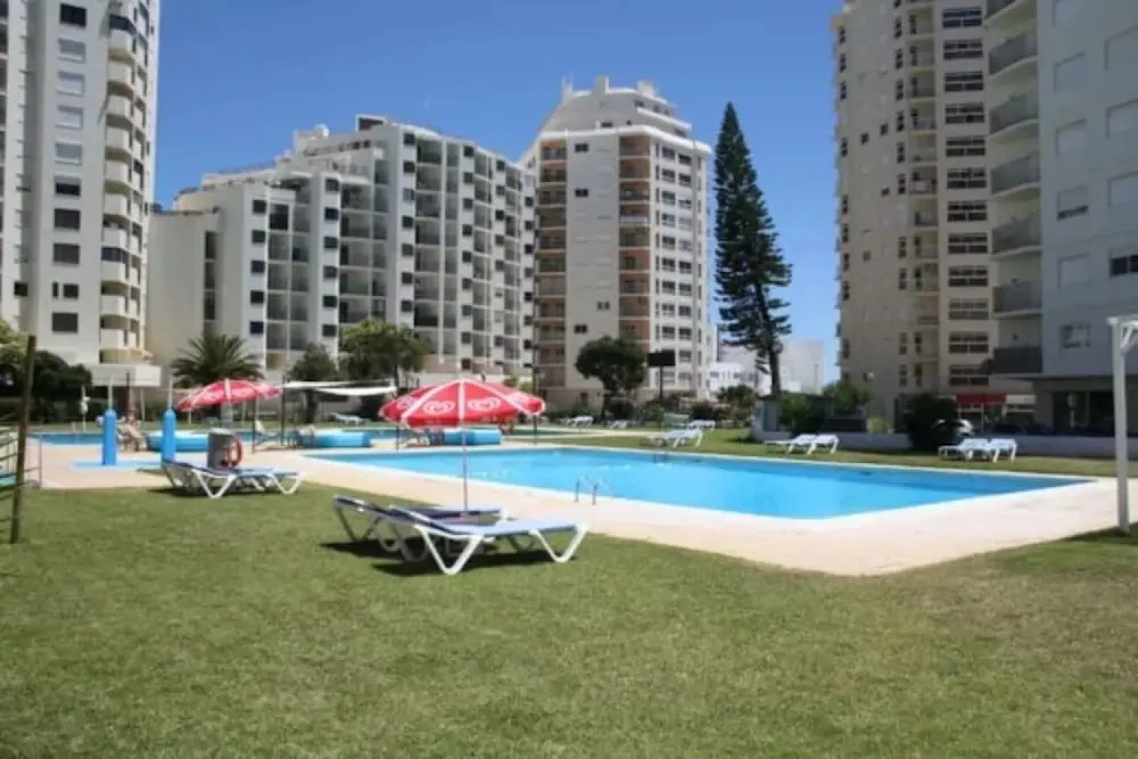 Inviting 2-bed Apartment in Armação de Pêra