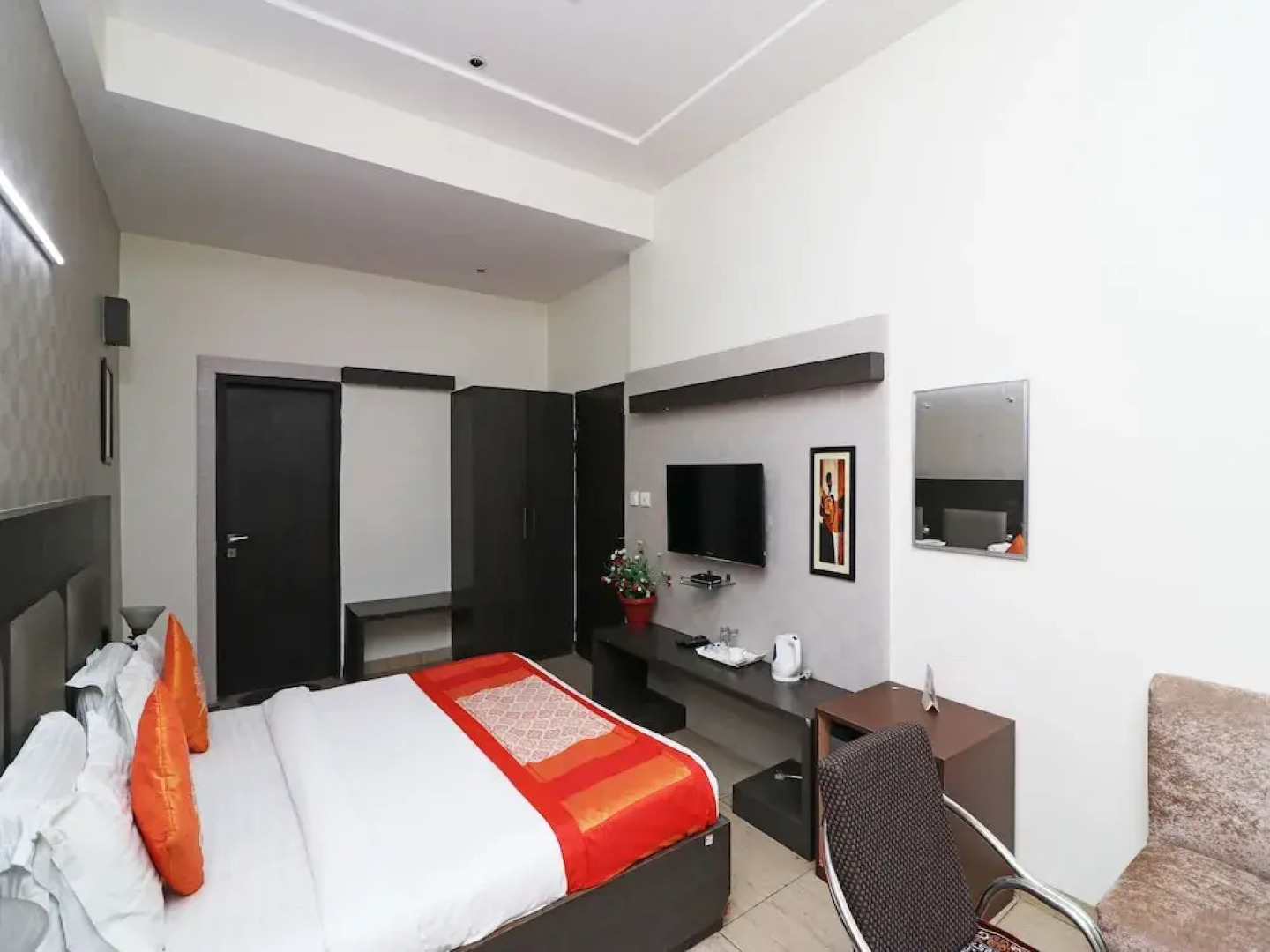 Oyo 3396 Hotel Parichay