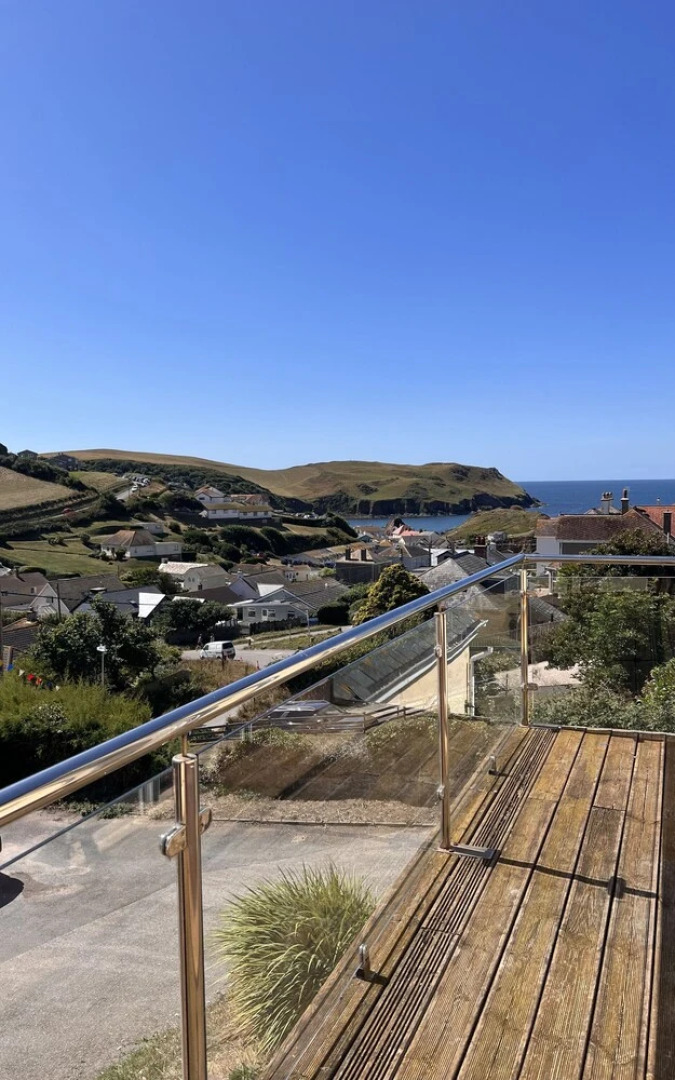 Sea View Hotel - Sandpebbles