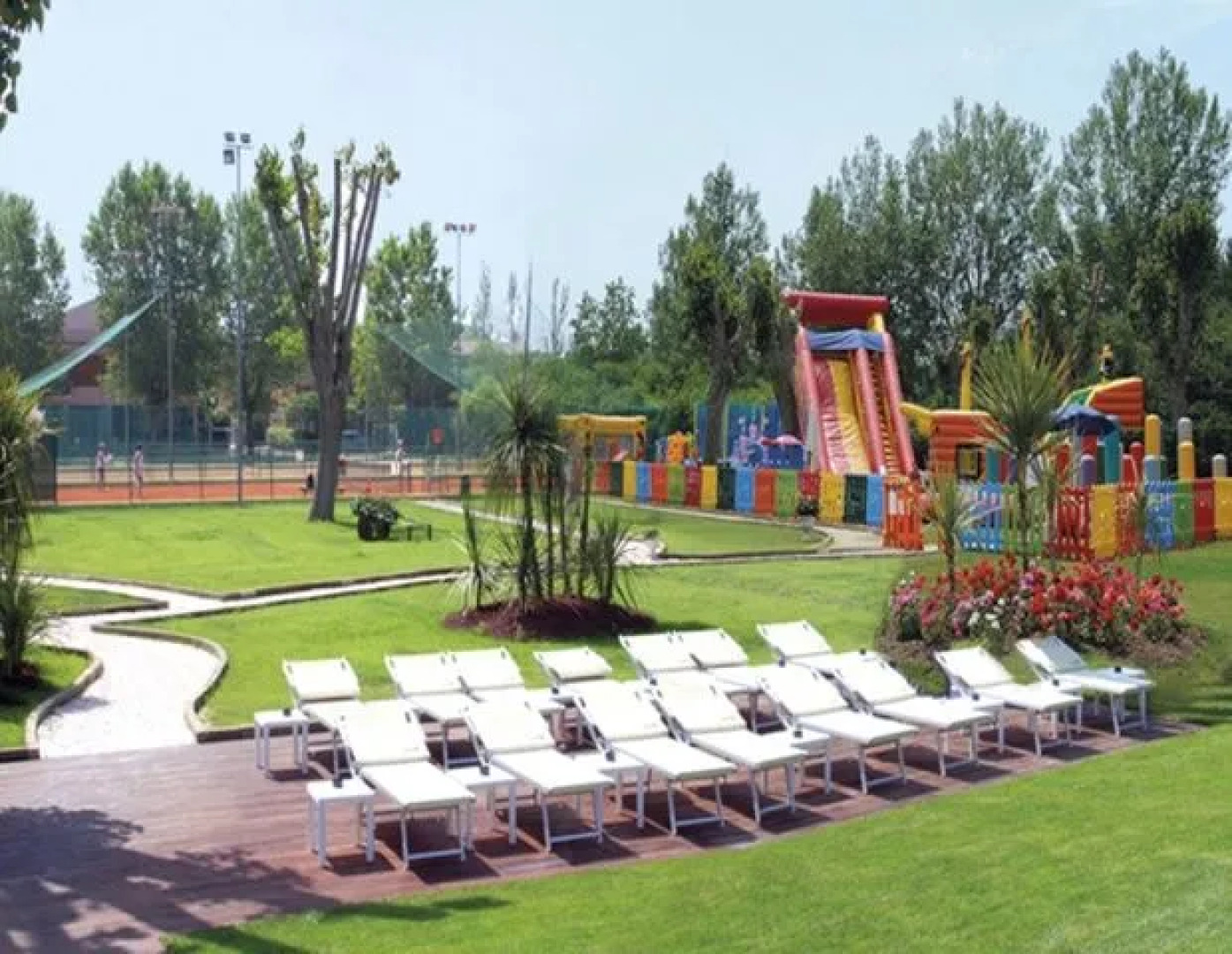 Hotel Sabrina Village