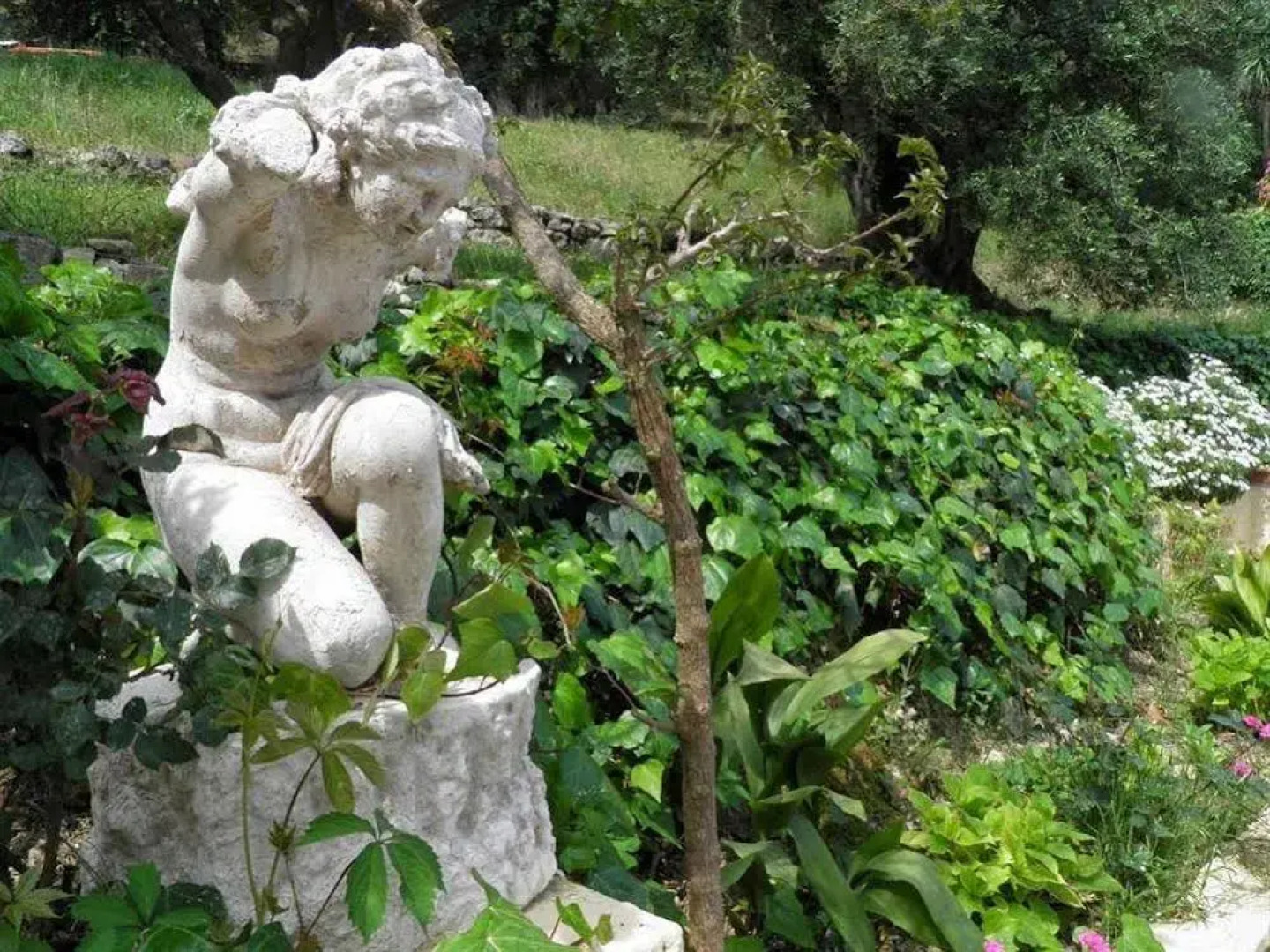 Veroniki Studios & Apartments