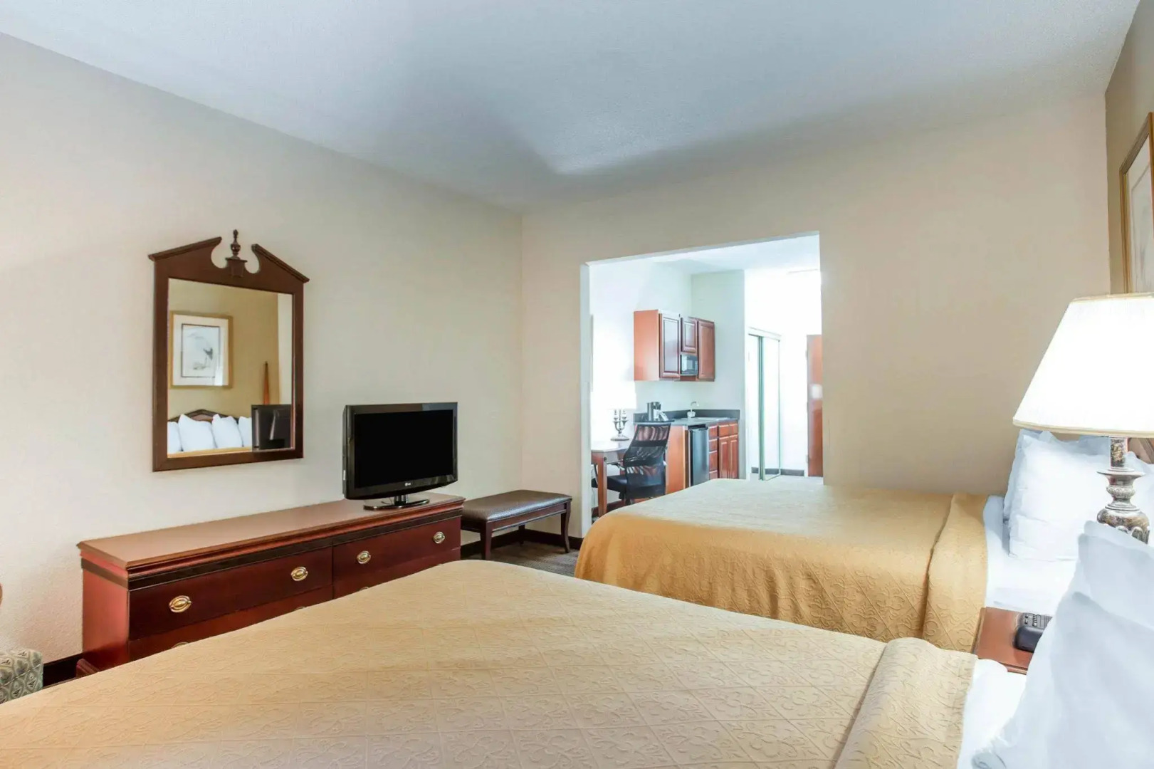 Comfort Inn & Suites Patriots Point