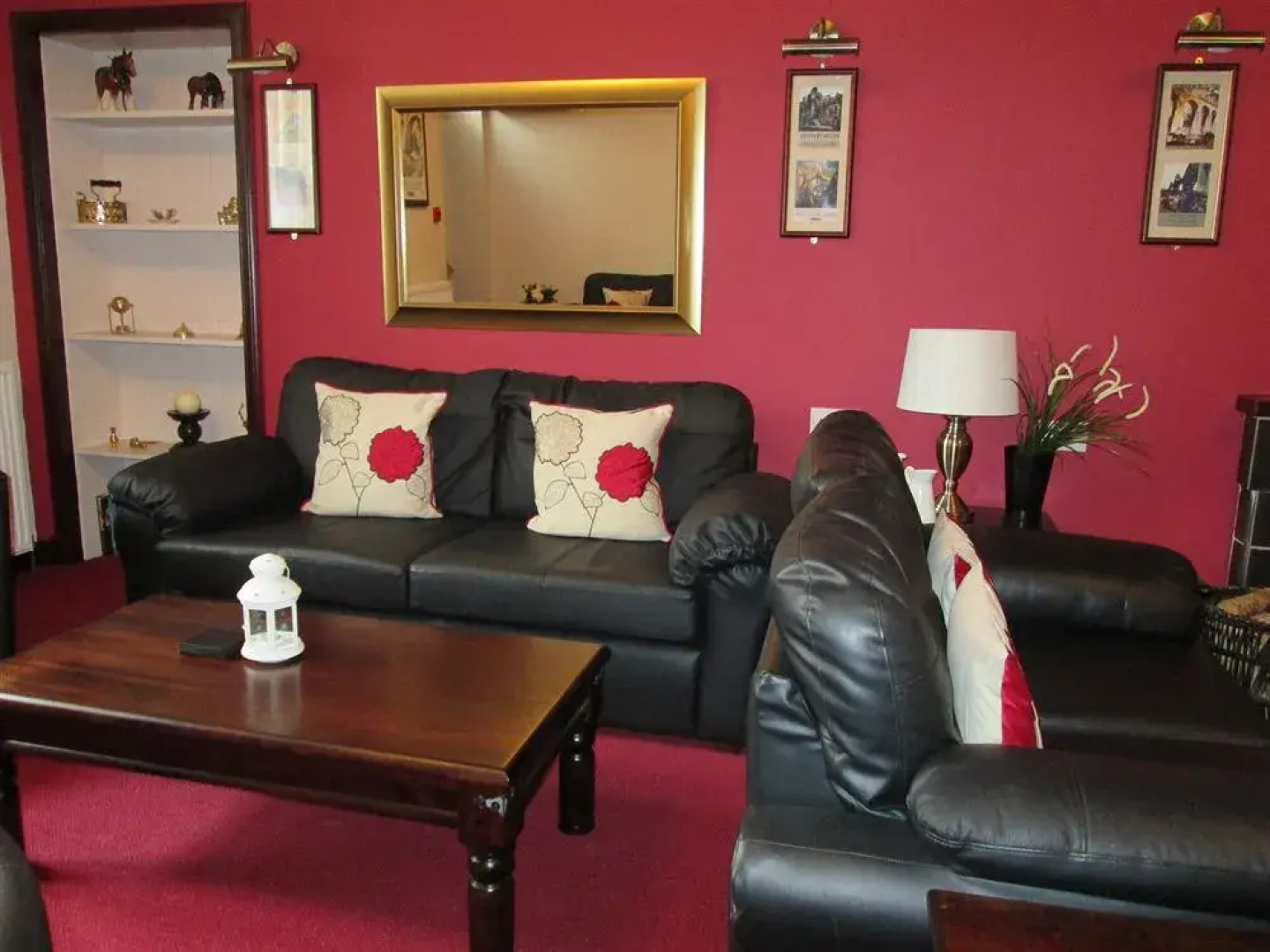 The Robertson Arms Hotel