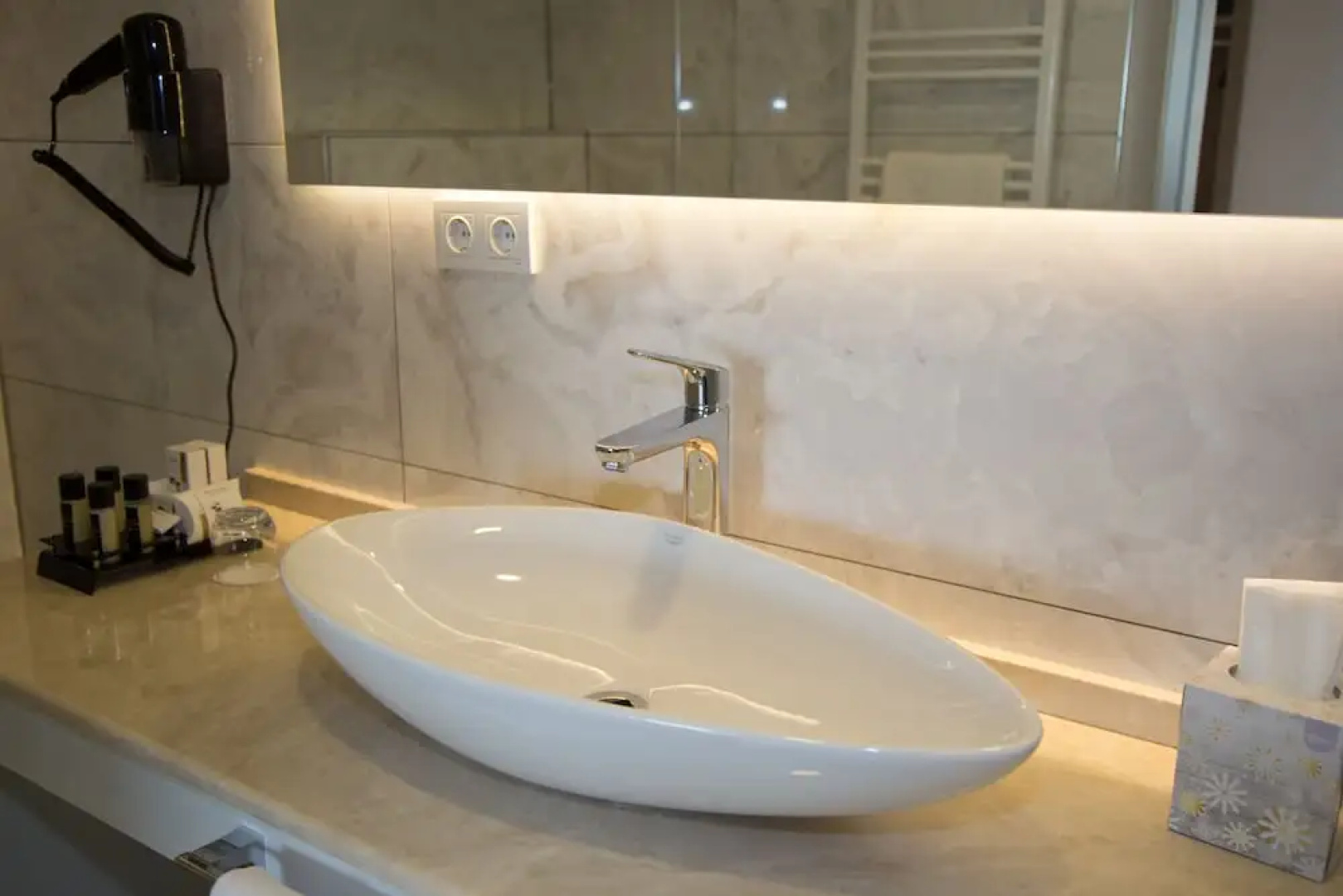 TN&CO Exclusive CIP Suites and Primeclass Rooms - Adults Only