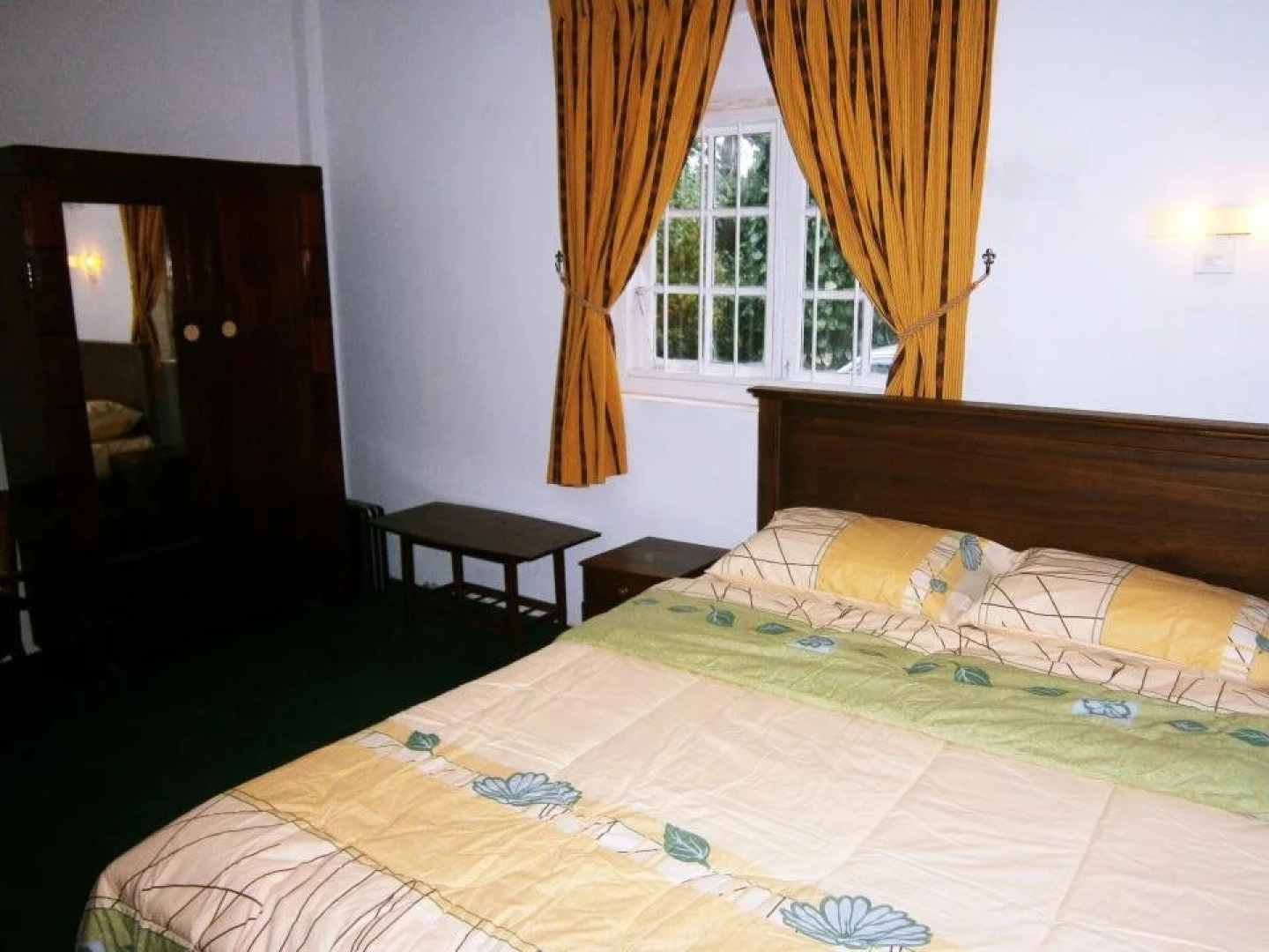 Surrey Bird Sanctuary & Holiday Resort