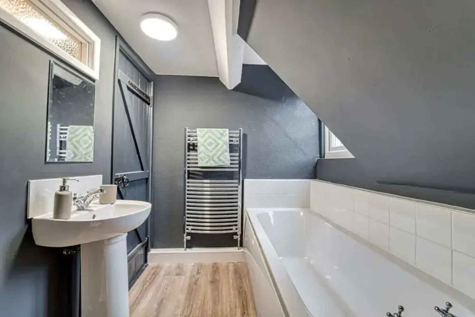 Host Stay Underhill House