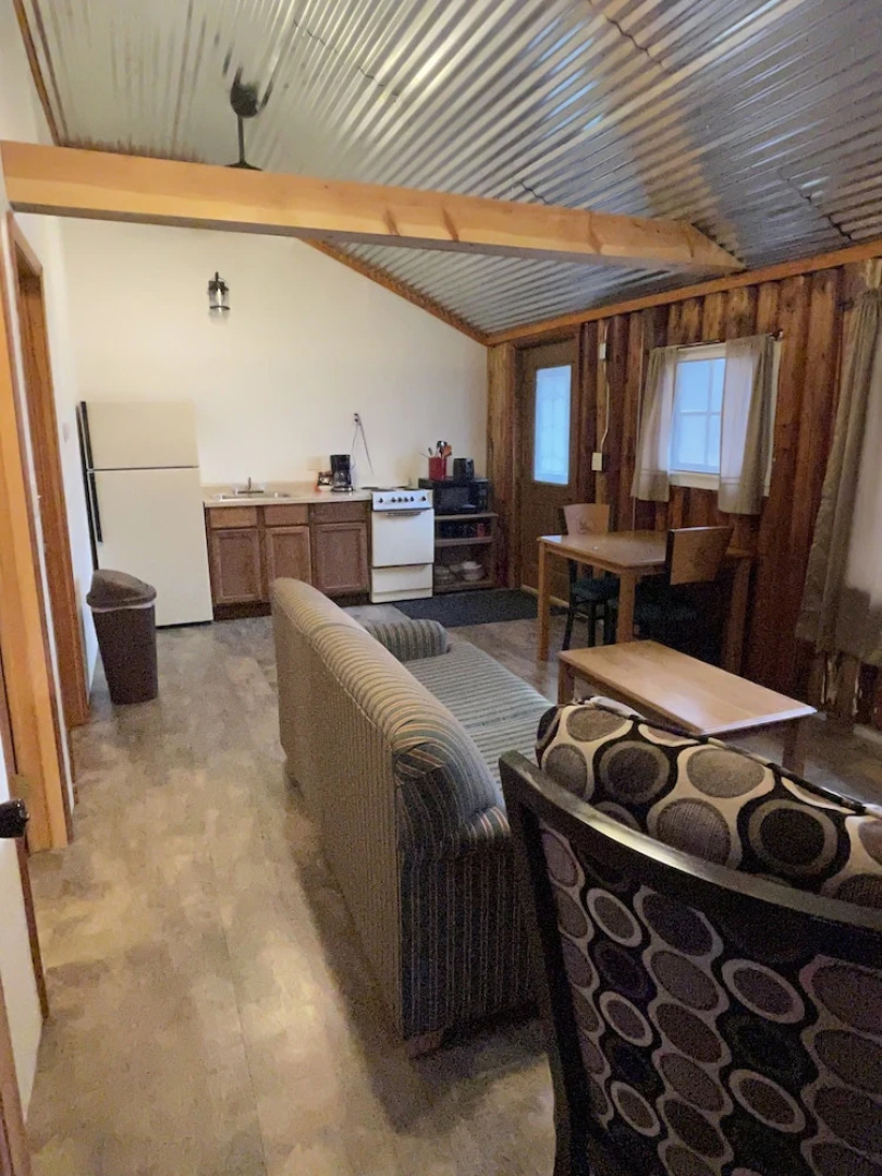 Hanging Horn Lakeside Resort