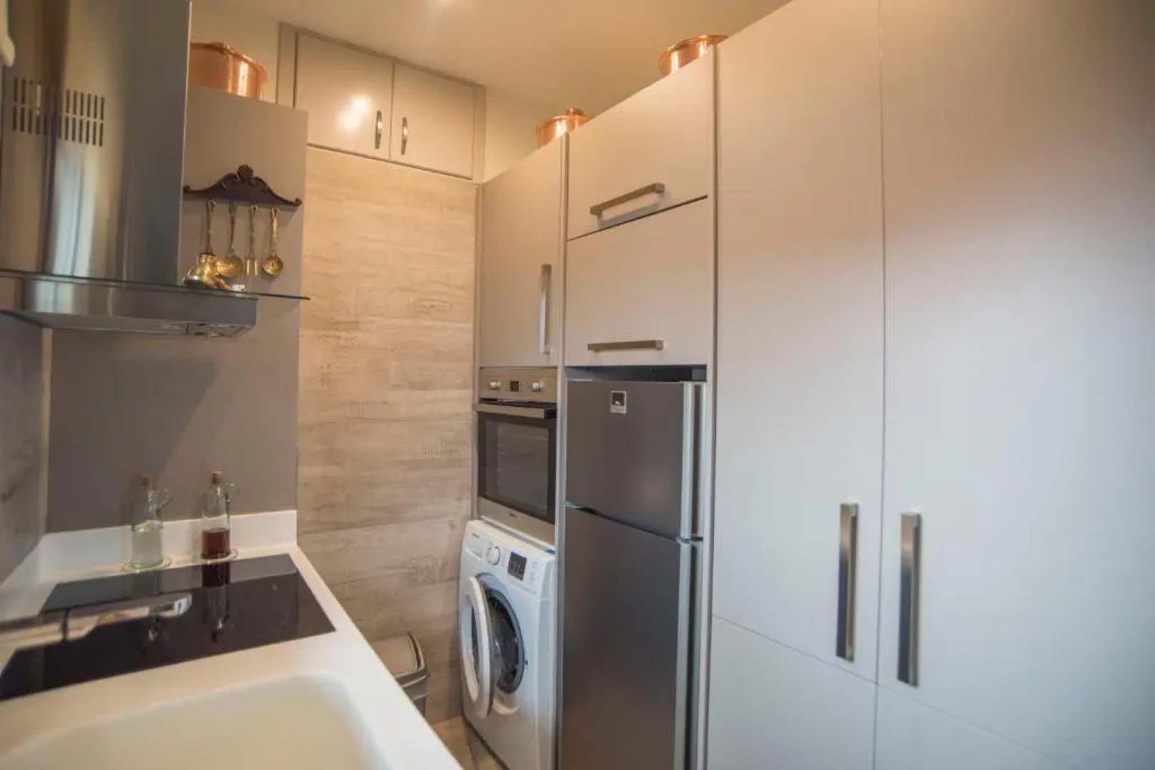 Eftopia Beachfront 2-bedrooms apartment