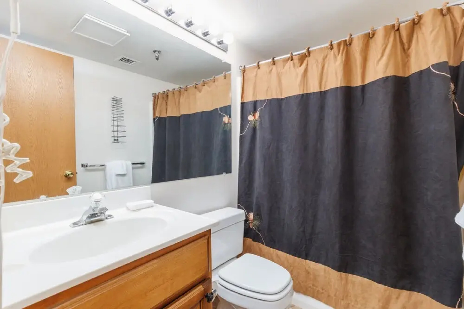 Seven Springs Stoneridge 3 BR Condo, Private Deck by RedAwning