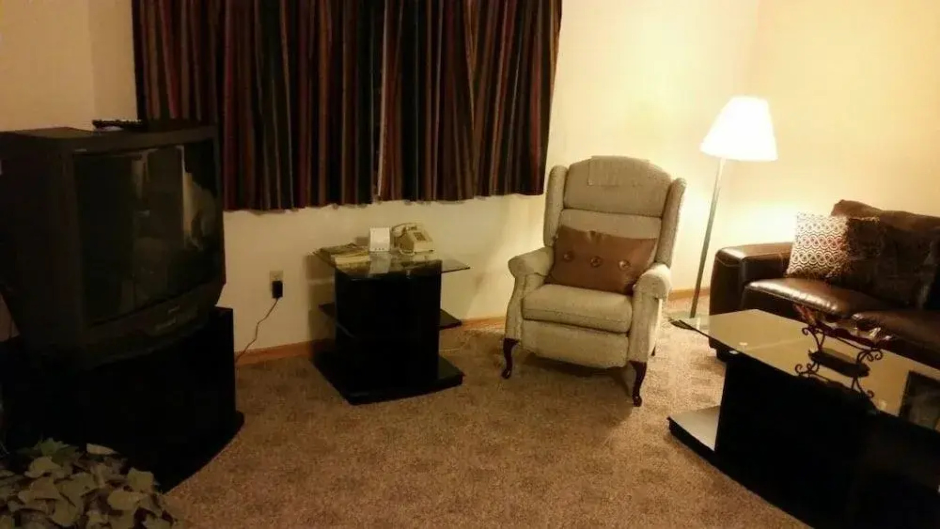 Budget Host Inn & Suites