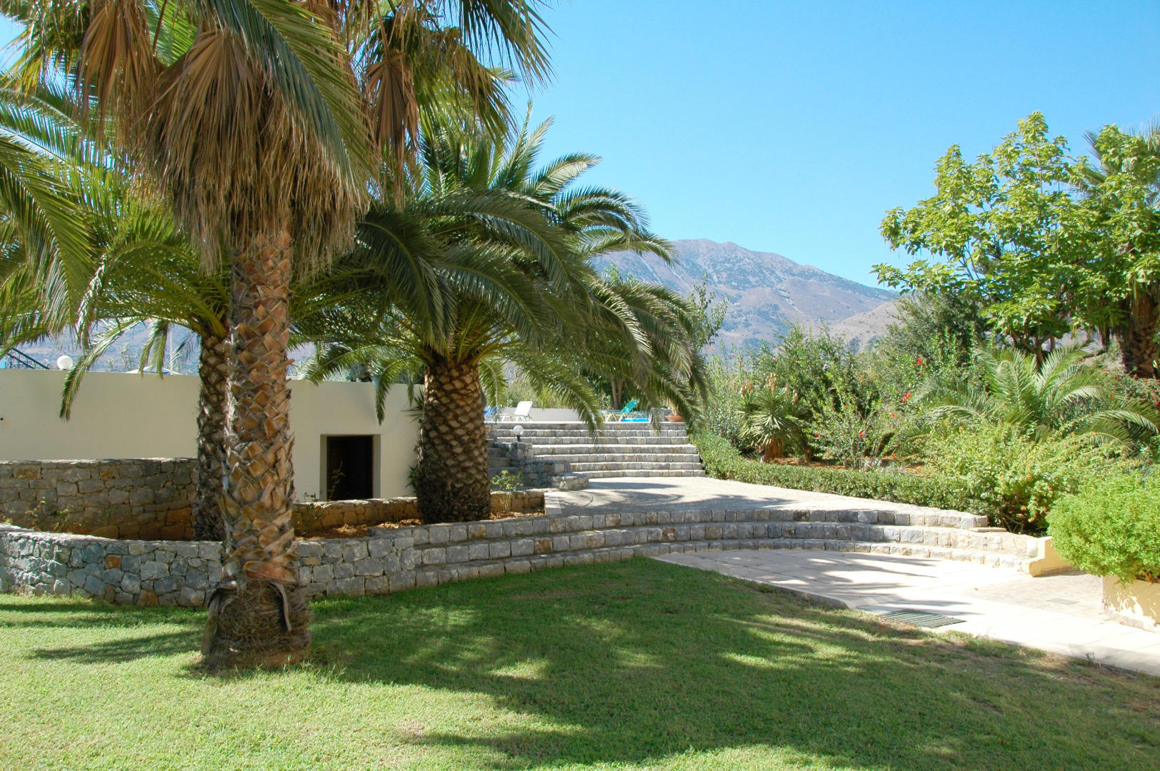 Vantaris Garden and Vantaris Corner