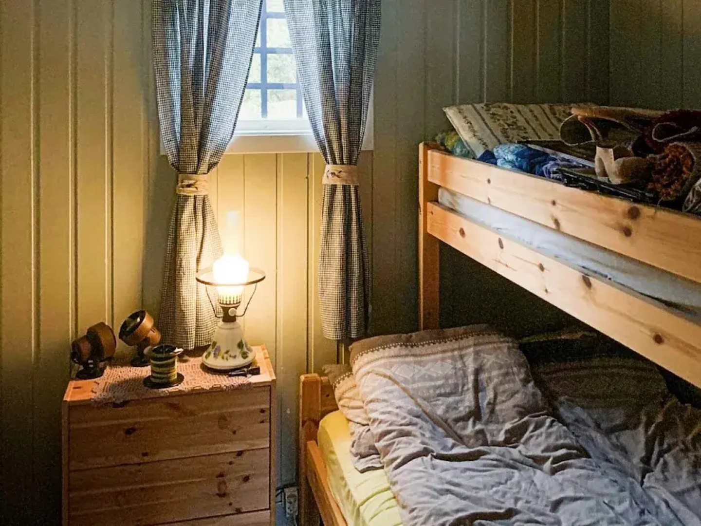 6 Person Holiday Home in Ostereidet