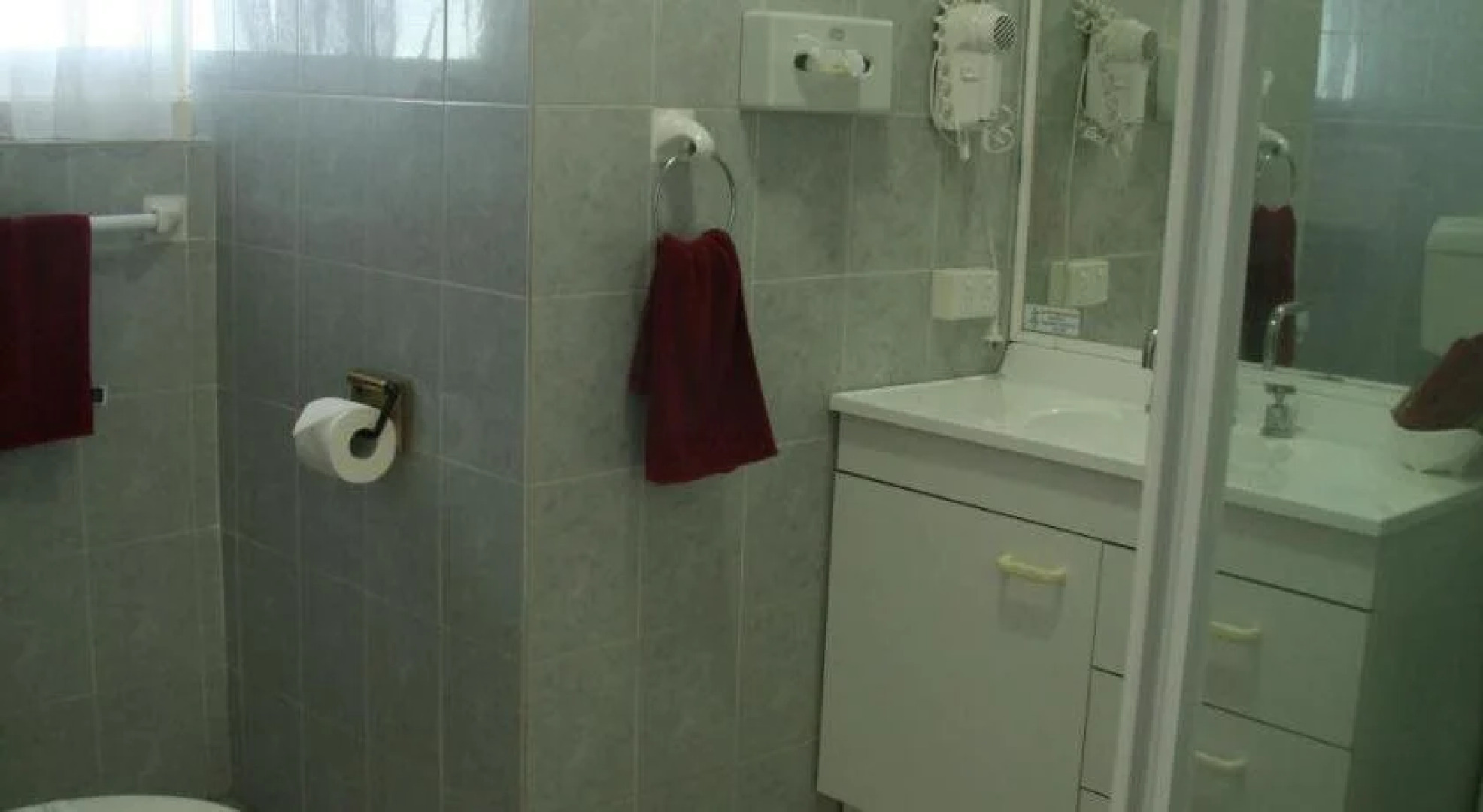 Colonial Court Motor Inn