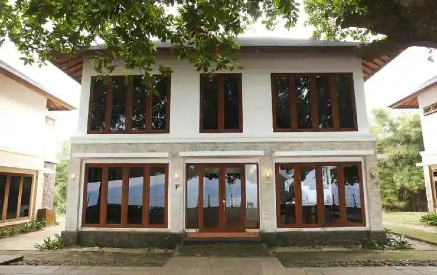 Krakatau Surf Carita