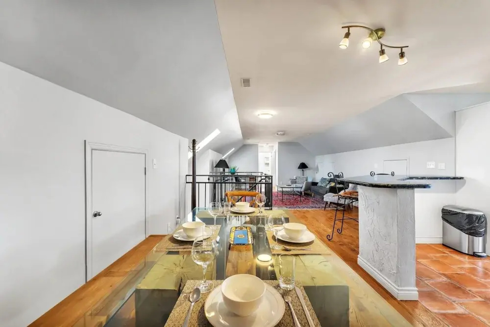 Private 2bdrm Unit With Ensuite Laundry - U5A