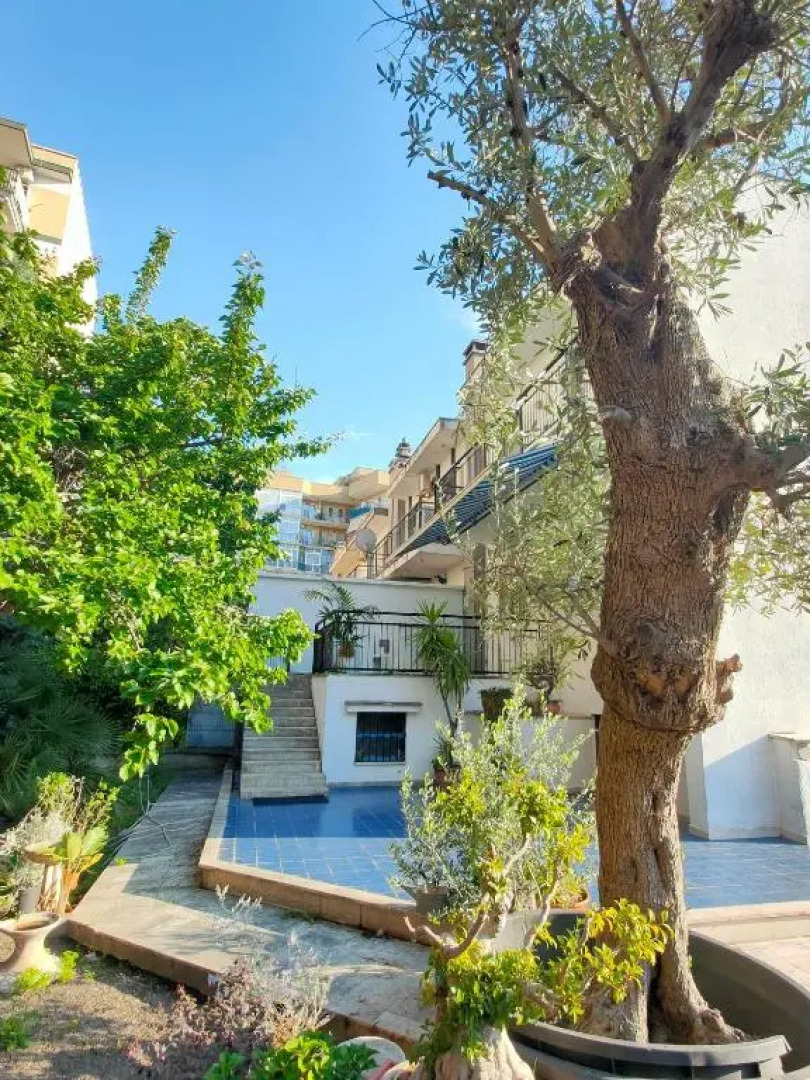 Lush Escape Suites - Hottube And Sauna