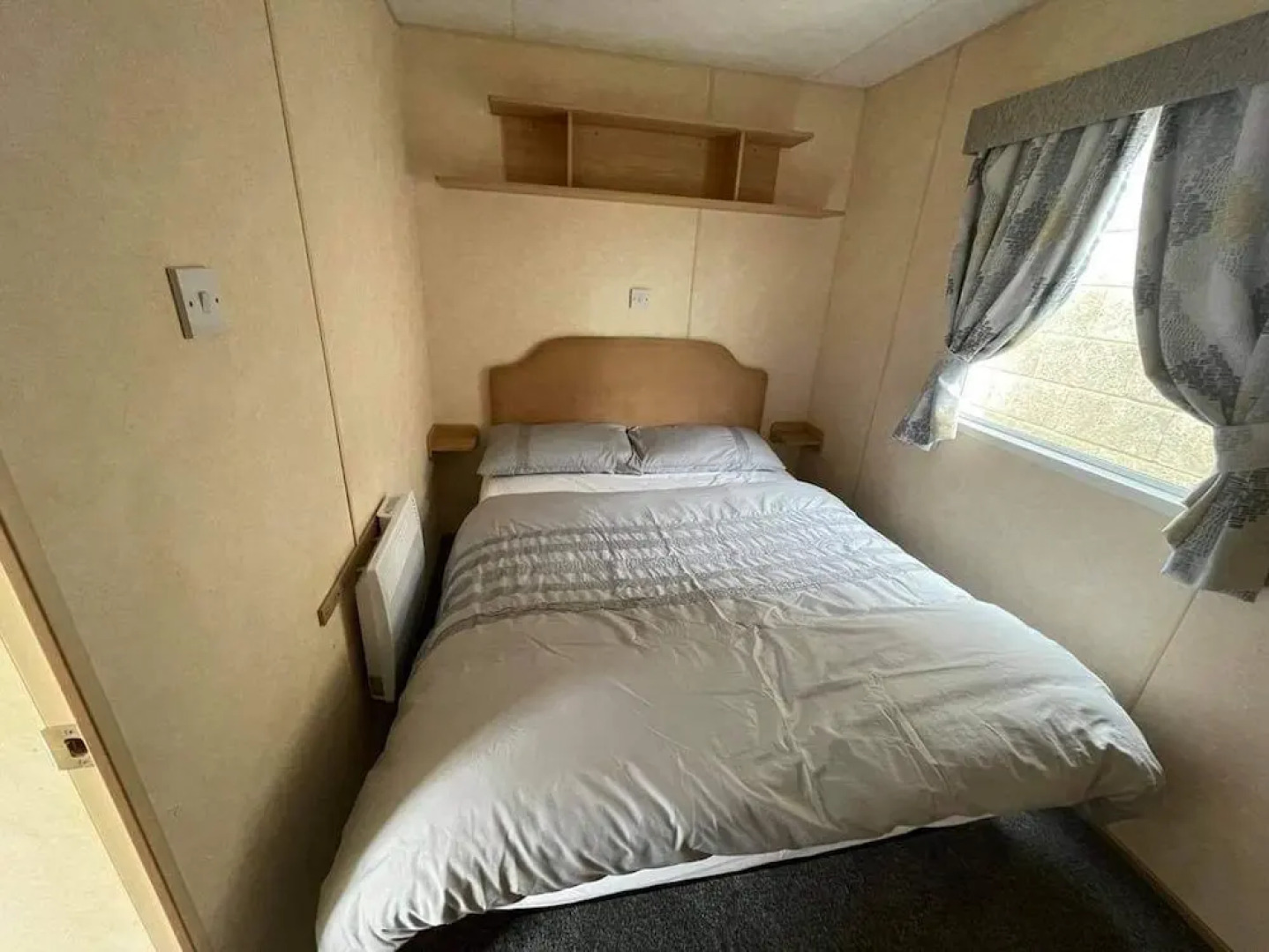 3-bed Caravan in Walton on the Naze