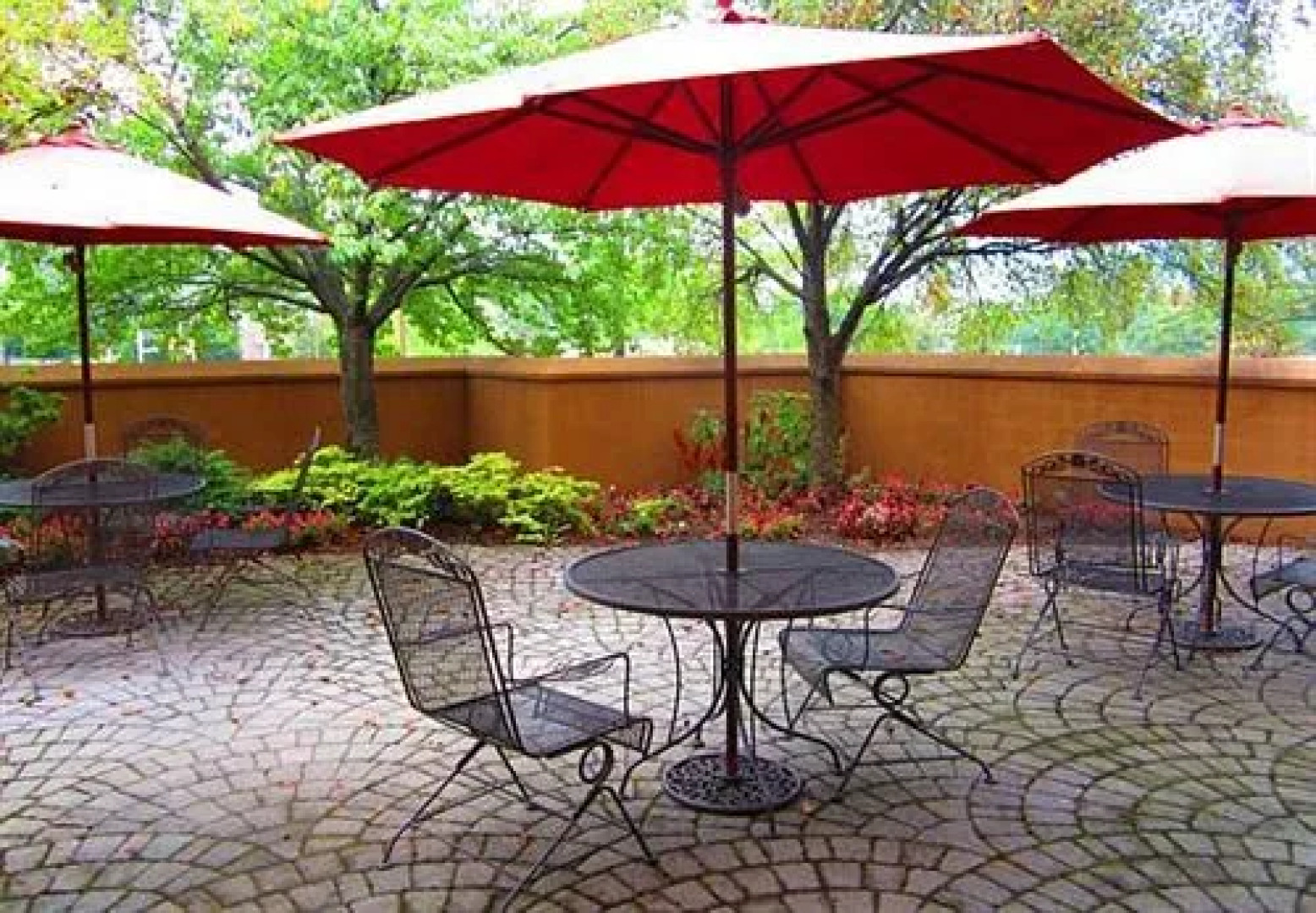 Courtyard State College