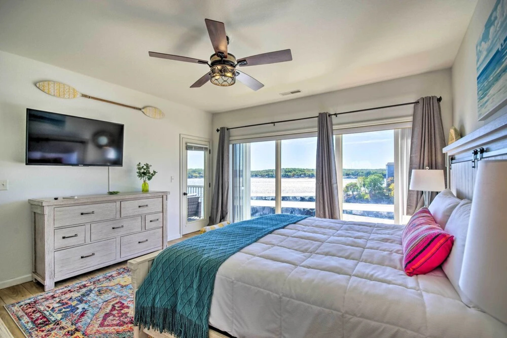 Boat Slip + Pool Access: Lake Ozark Condo!