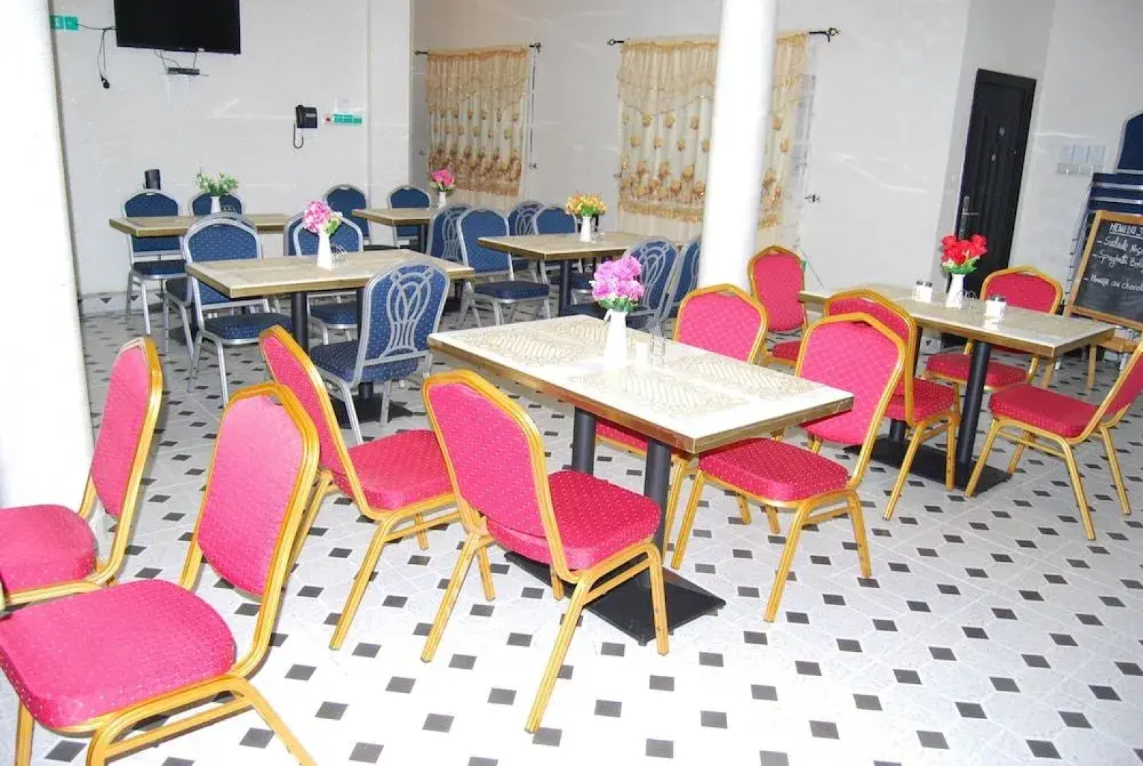 Nora Hotel