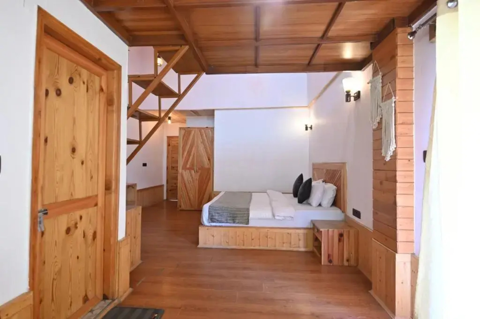 The Woodward Two By Oyo Room