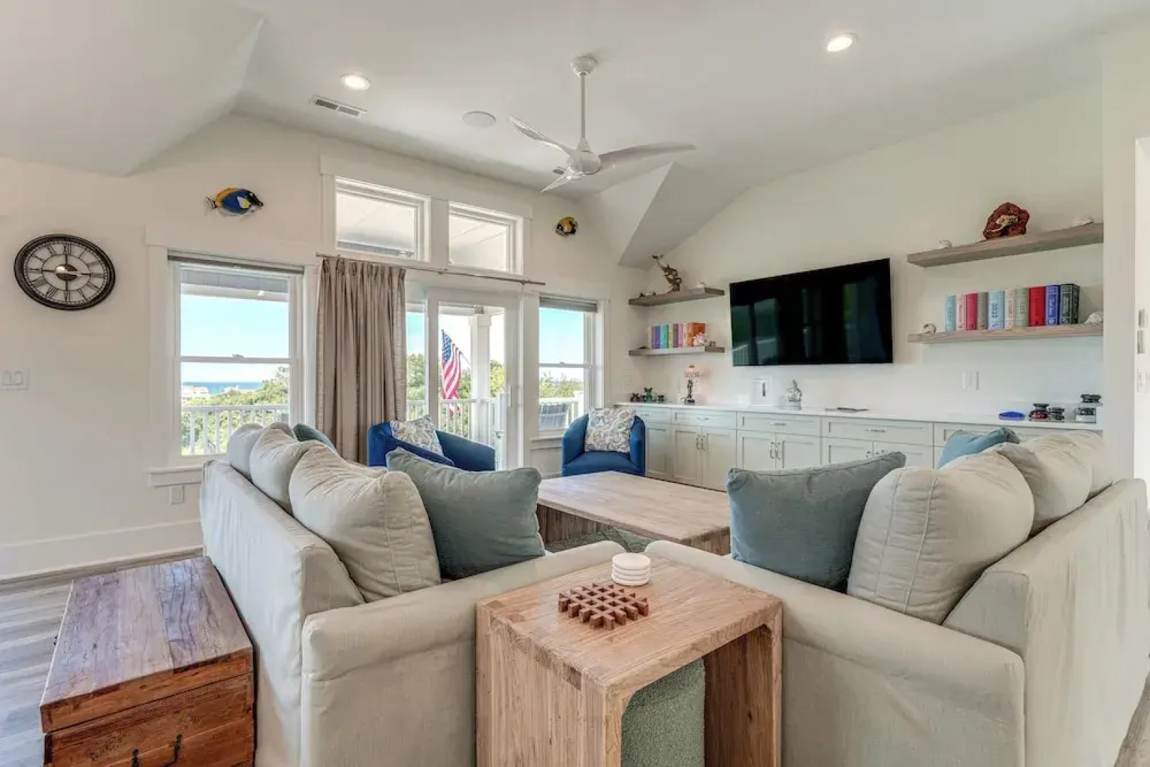 Walk to Beach: Southern Shores Retreat w/ Hot Tub
