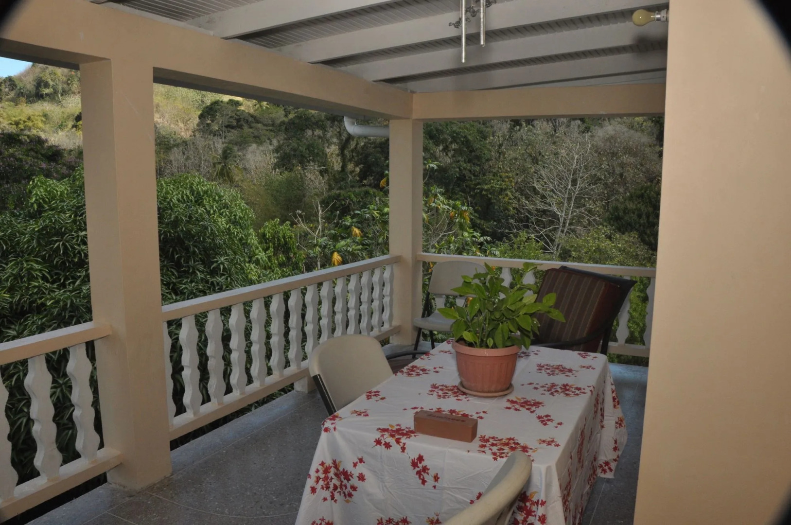 Len & Leona Holiday Hideout