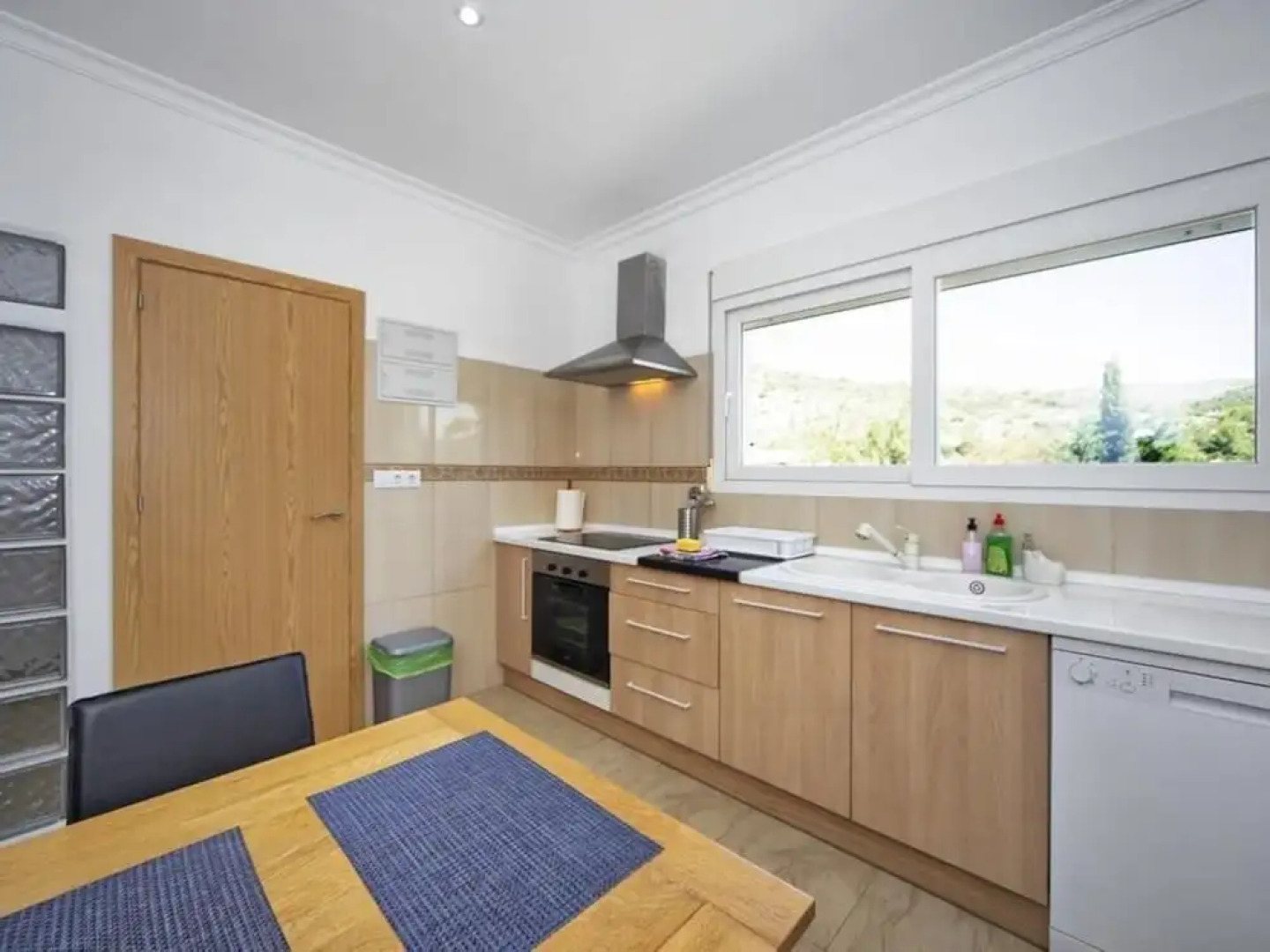 Casa Blanca - Monty's